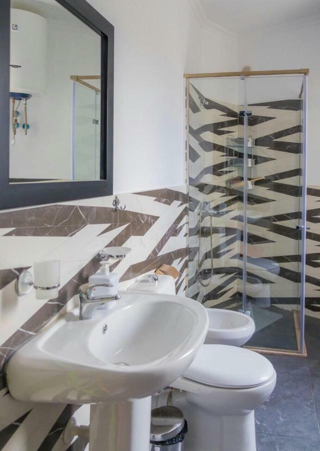 Modern Furnished Apartment With View Tirana Extérieur photo